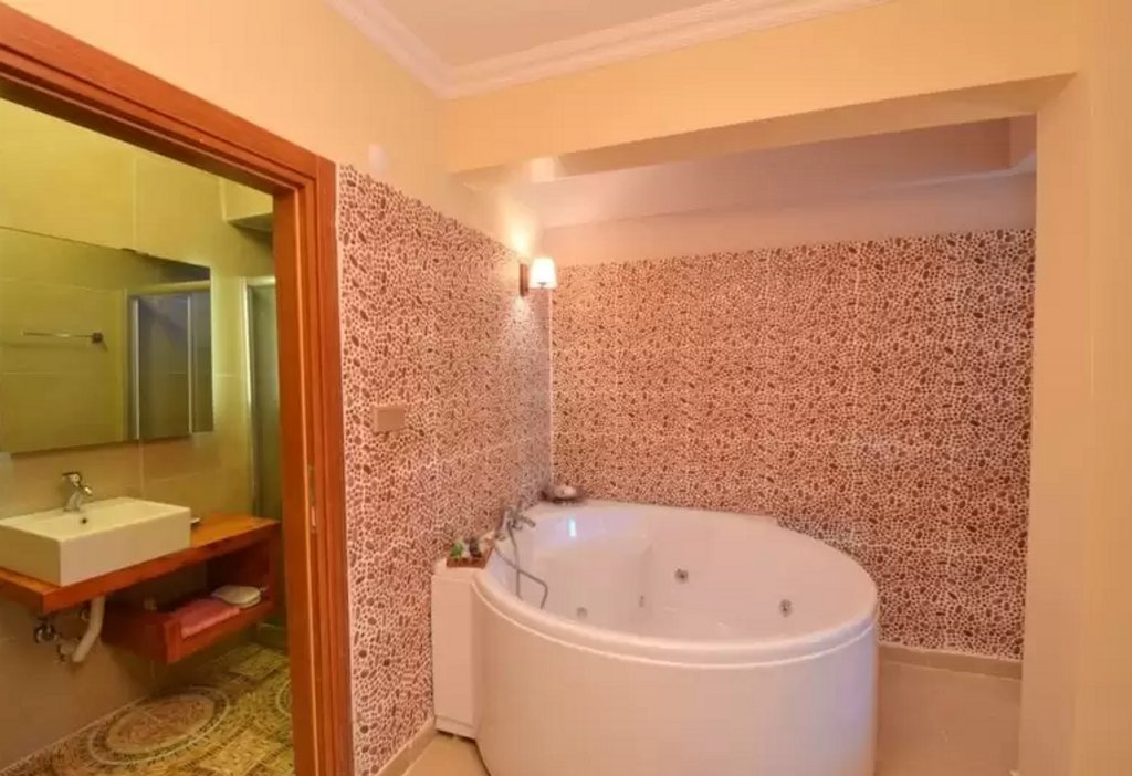 Сайл: Sweet Home River Hotel