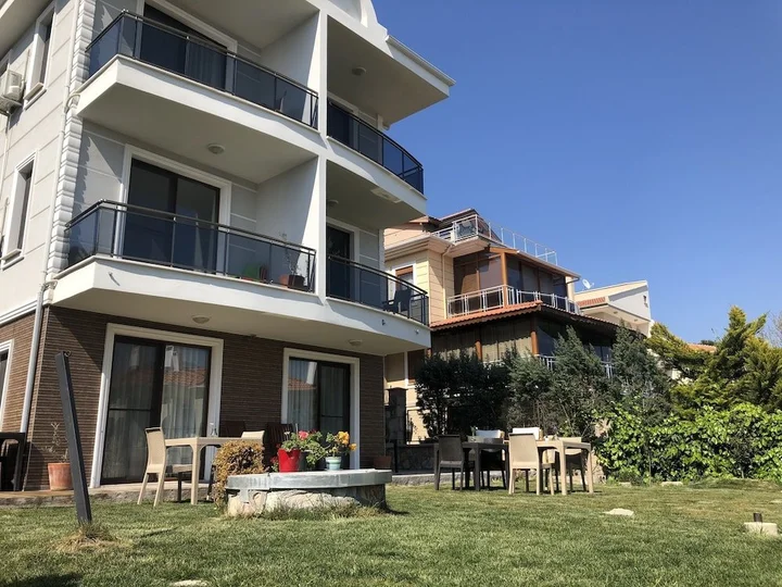 Айвалык: Lemon Garden Cunda