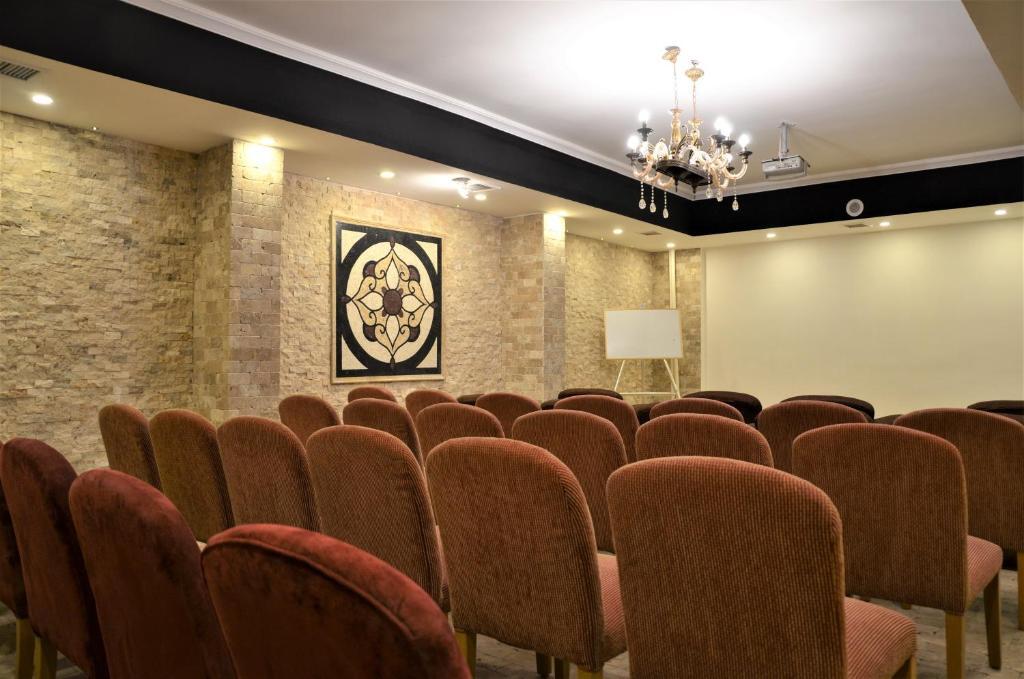 Корлу: Grand Park Hotel Corlu