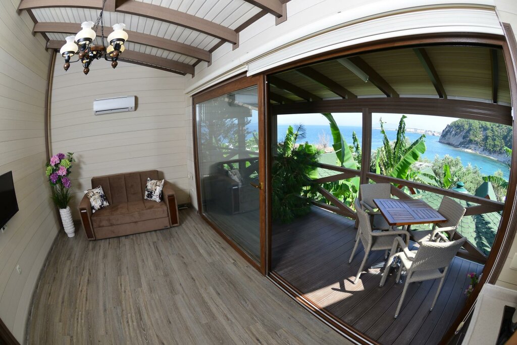 Карабурун: Seal Beach Club
