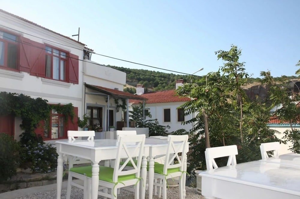 Бозджаада: Teos Bozcaada