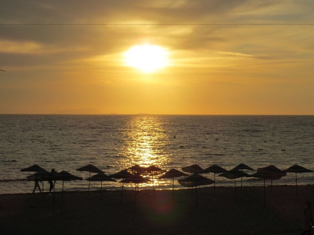 Тургутрейс: Azure Wellness Retreat - Adults Only