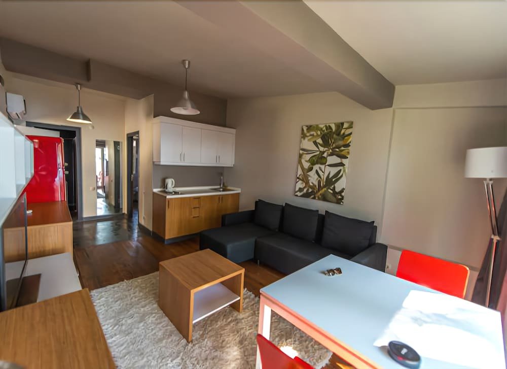 Чешмели: Seker Kamp Apart Otel
