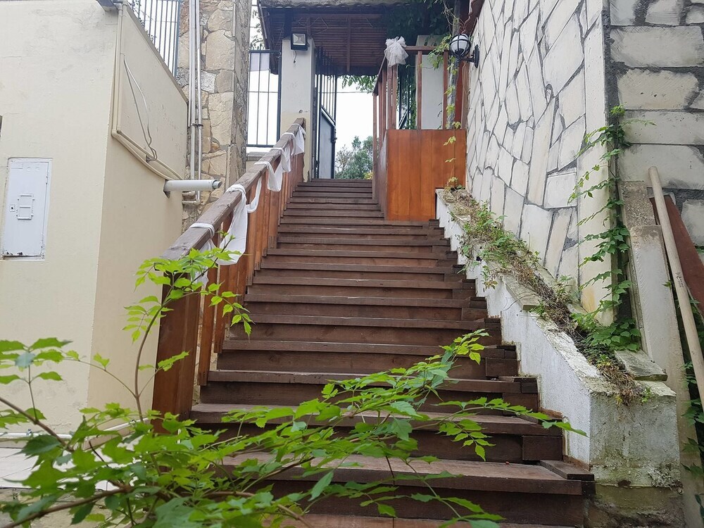 Сайл: Canan Motel