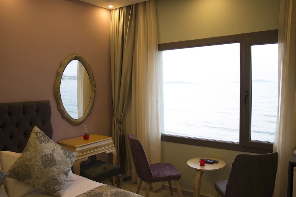 Урла: Itimat Hotel