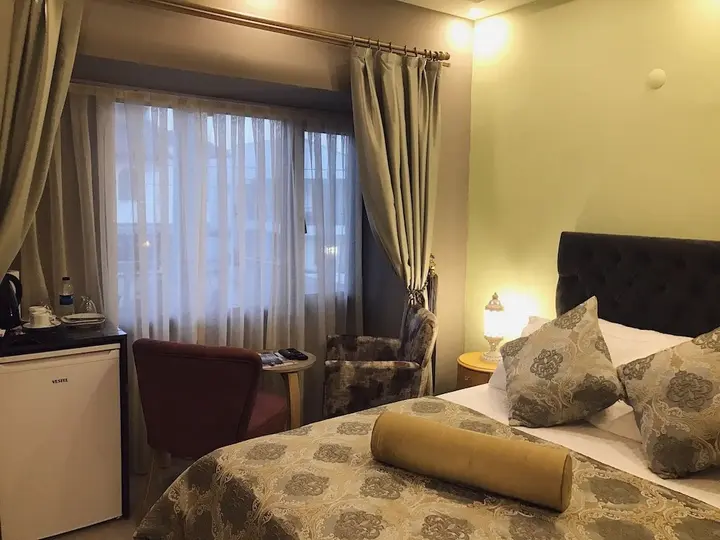 Урла: Itimat Hotel