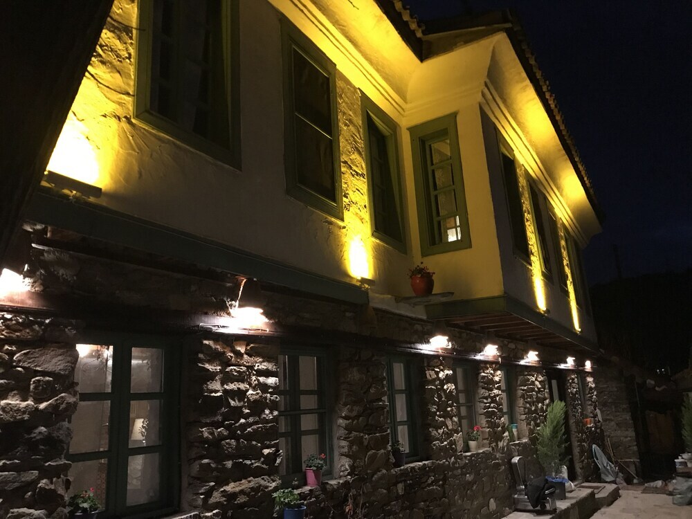 Шириндже: Mosaic Hotels