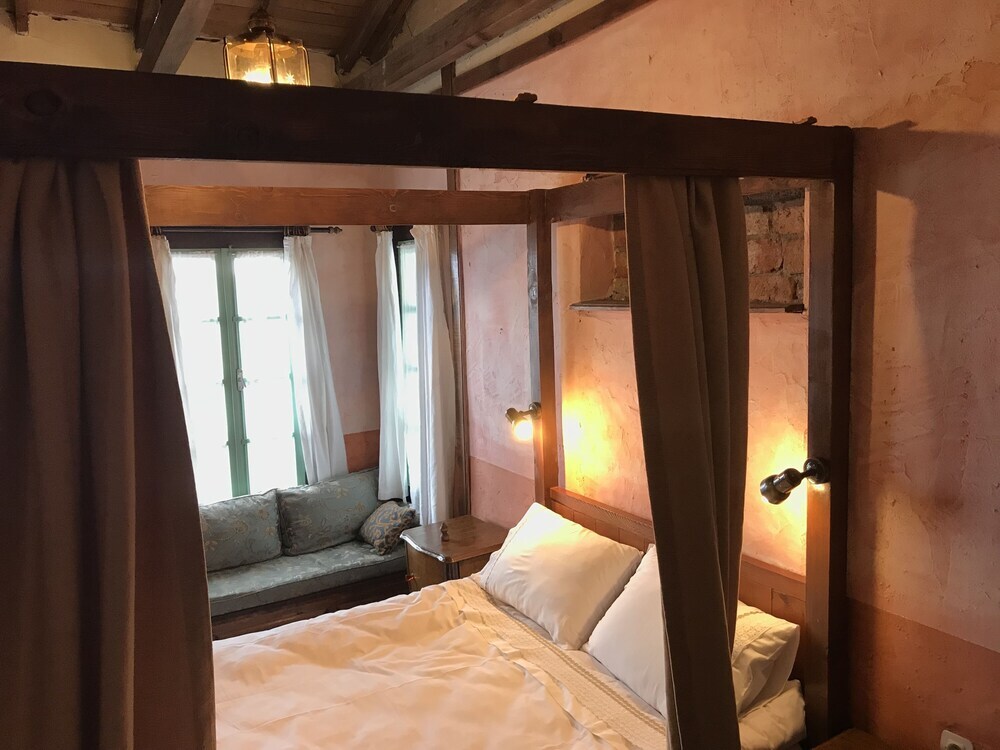 Шириндже: Mosaic Hotels