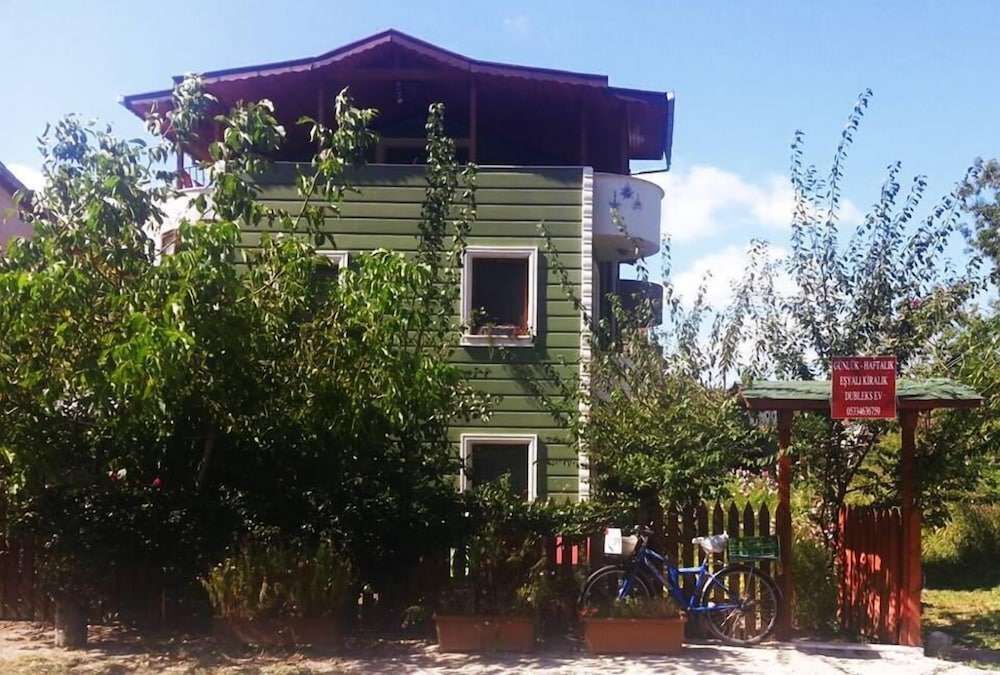 Сайл: Marina Deluxe Villa