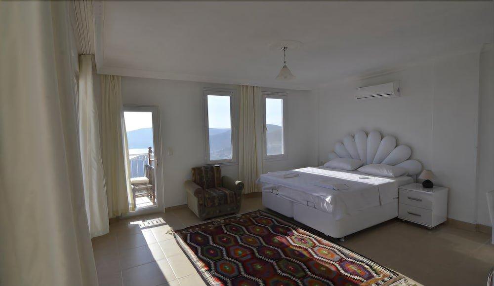 Калкан: Kalkan 5 Bedrooms Villa Private Pool