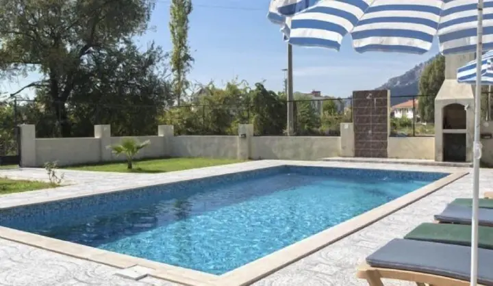 Дальян: Mutlu Yasam Villalari 6 Bedrooms