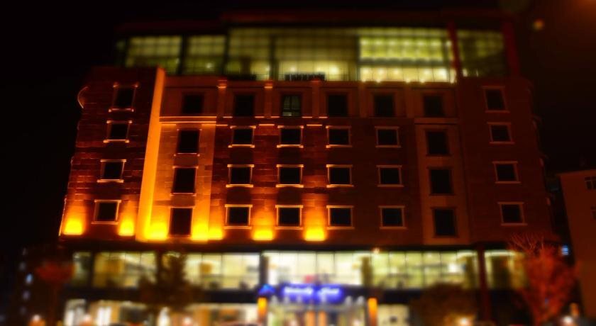 Карс: Winter City Hotel