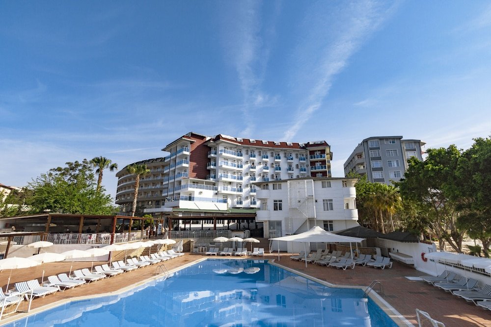 Окурджалар: Maya World Beach