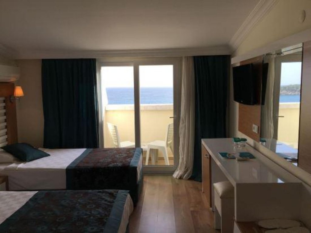 Окурджалар: Maya World Beach