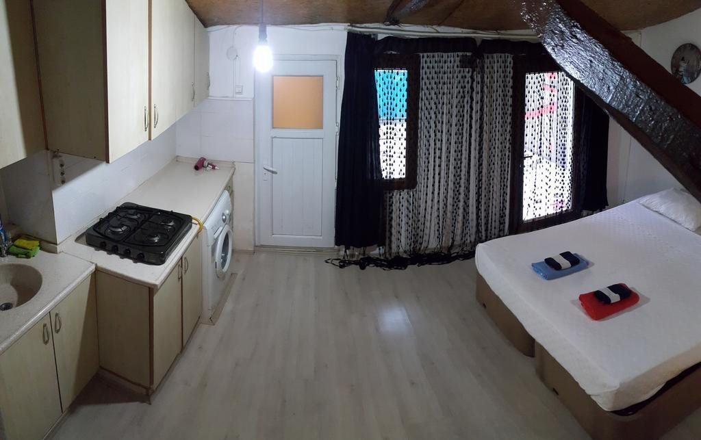 Бурса: Eves Home Pension