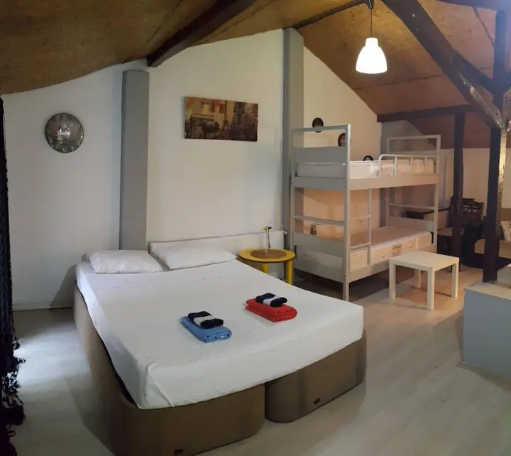 Бурса: Eves Home Pension