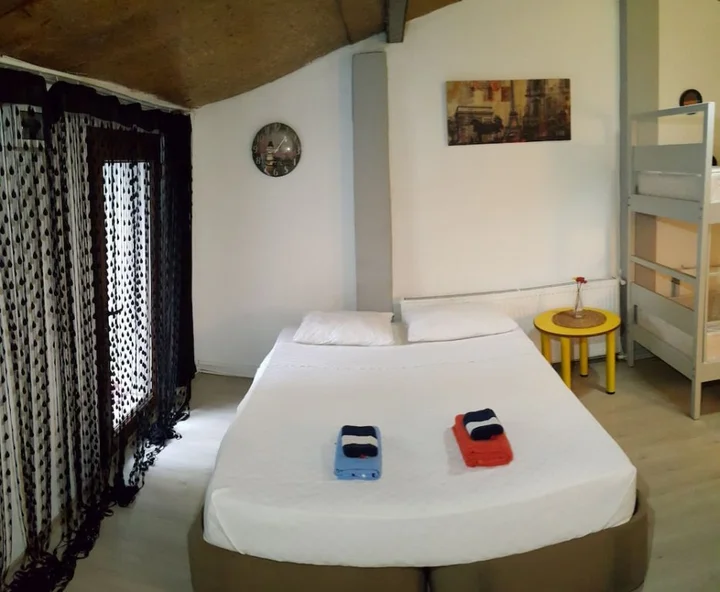Бурса: Eves Home Pension