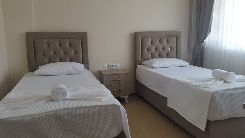Айвалык: Efsane Hotel