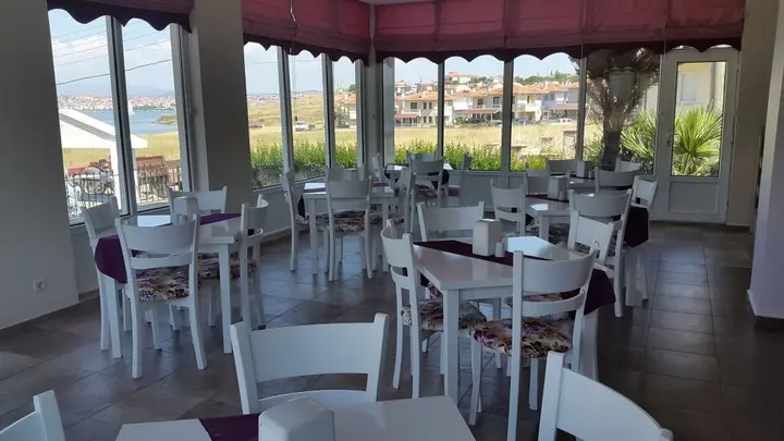 Айвалык: Efsane Hotel