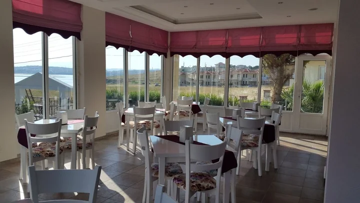 Айвалык: Efsane Hotel