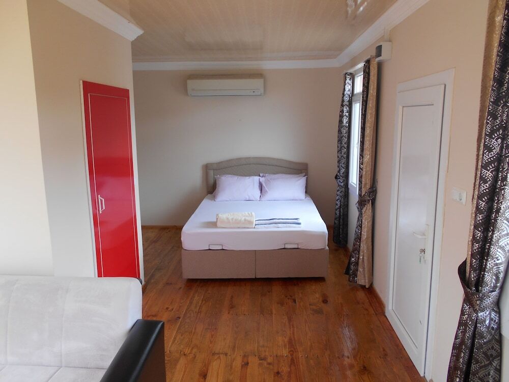 Капикири: Red's Bungalow