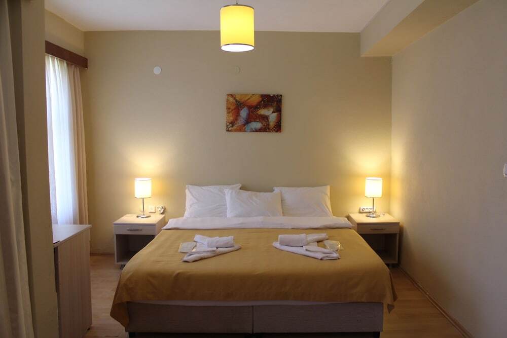 Сатлюс: Kalanora Otel