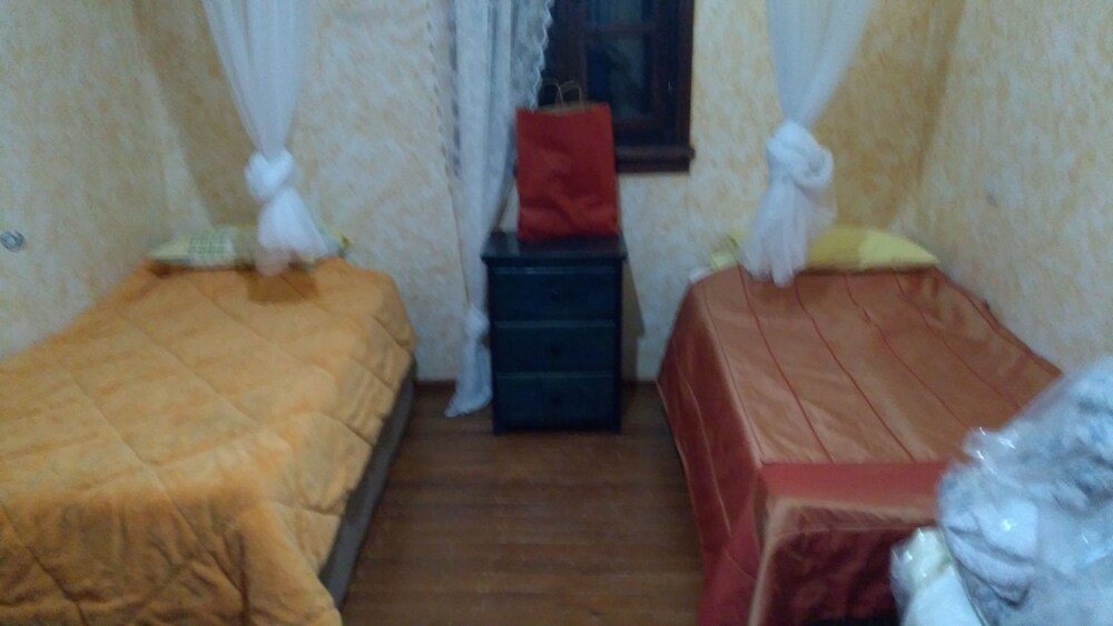 Бозджаада: Anemon Ozdemir Bag Evi