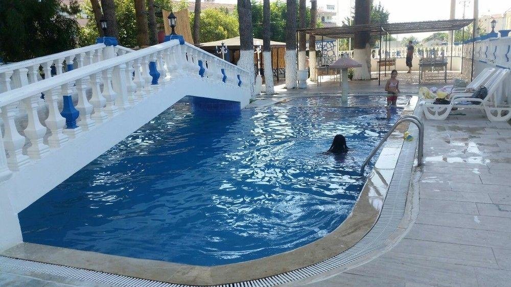 Согучак: Shadow Hotel