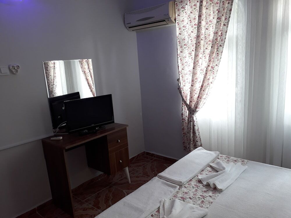 Согучак: Shadow Hotel