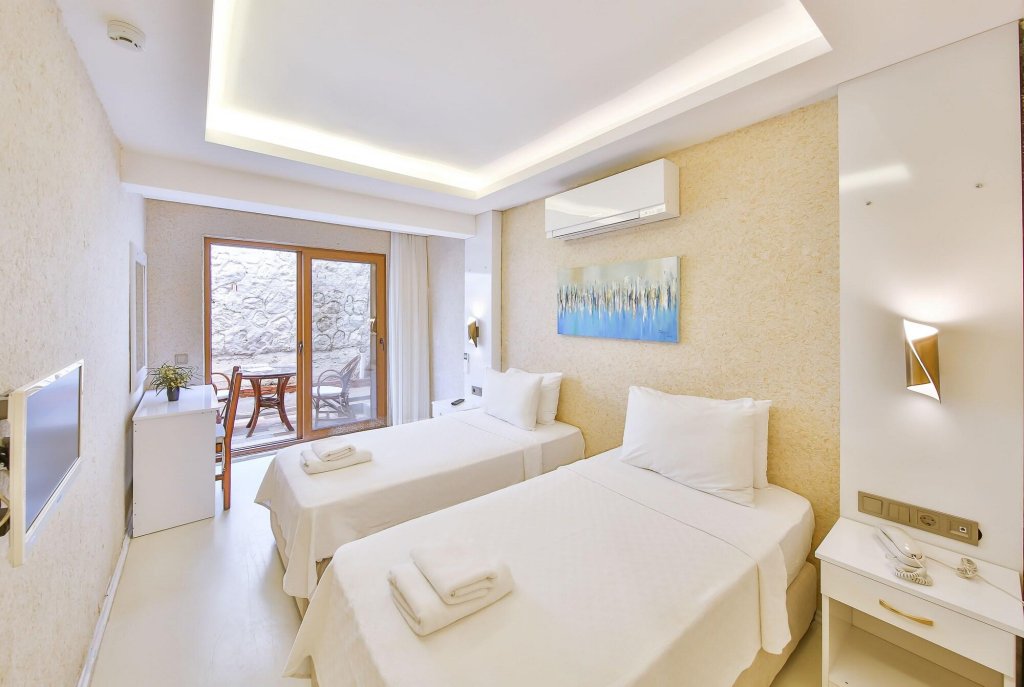 Каш: Hotel No37