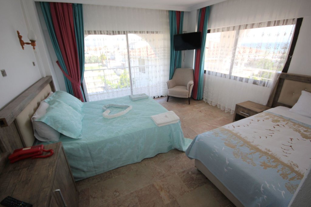 Айвалык: Hotel Paris