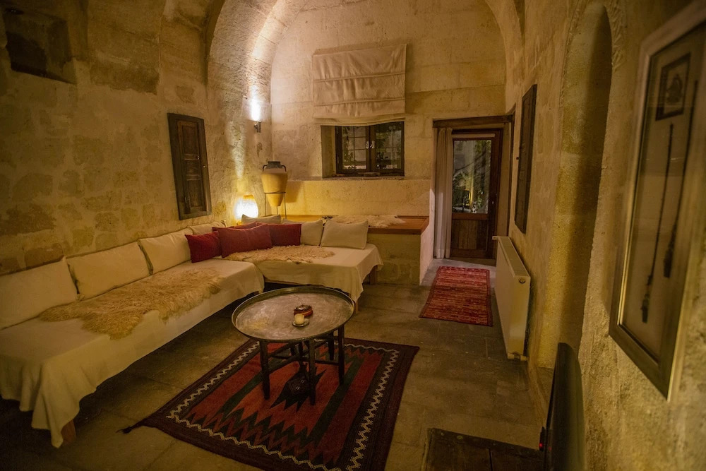 Учисар: Asmali Cave House