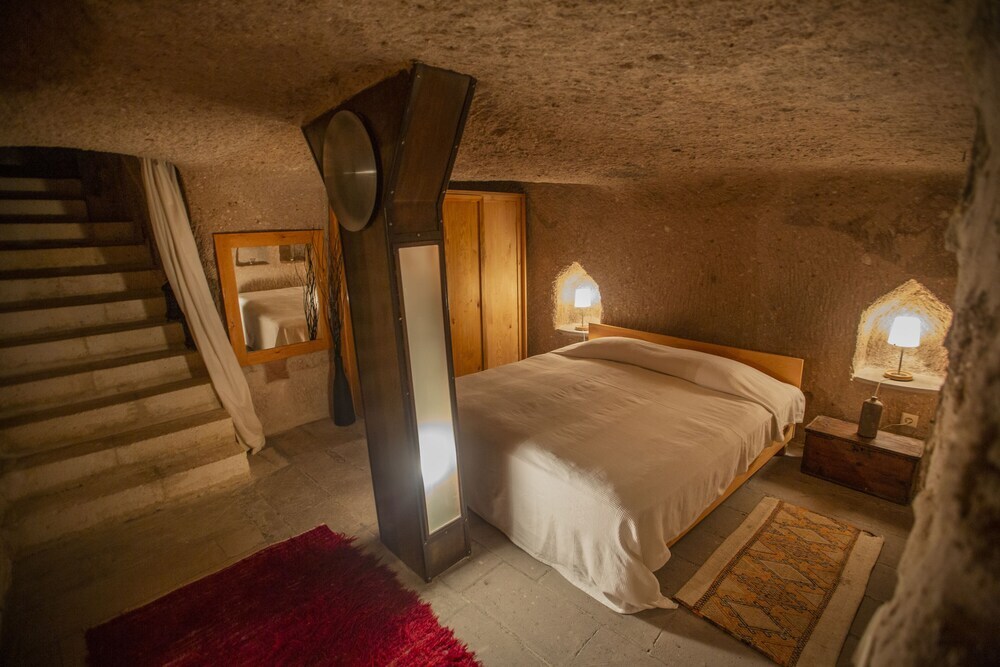 Учисар: Asmali Cave House
