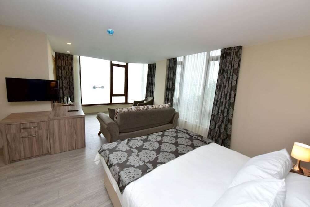 Арсин: Dora Hotel