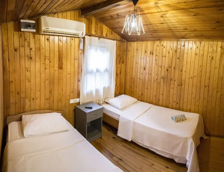 Кумлуджа: Base Bungalows