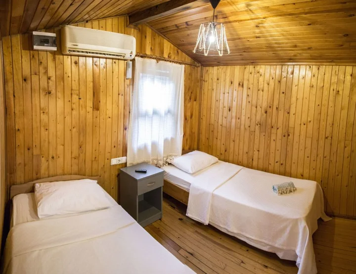 Кумлуджа: Base Bungalows