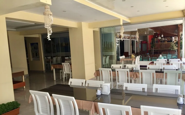 Силифке: Holiday Hotel