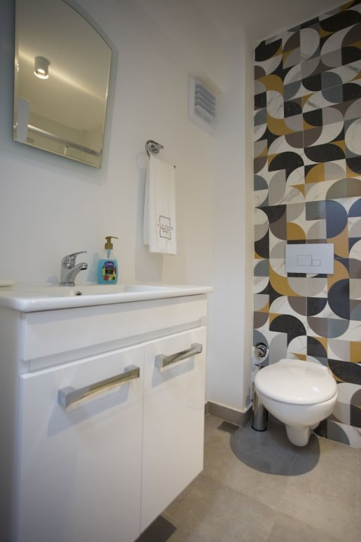 Акьяка: Alp Suites Limon