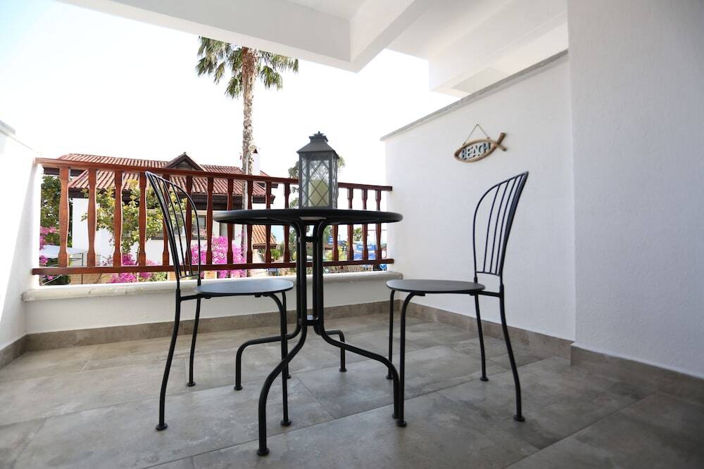 Акьяка: Alp Suites Limon
