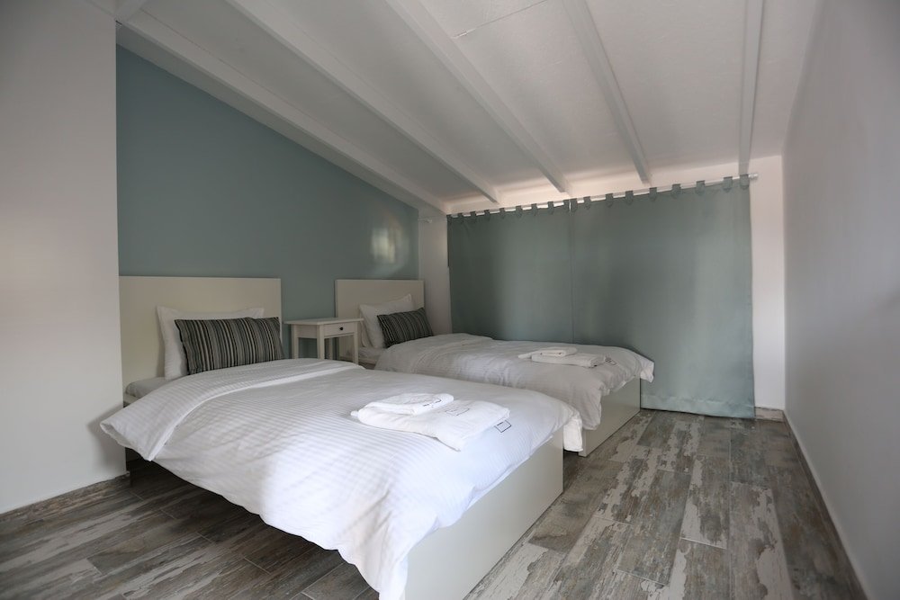 Акьяка: Alp Suites Limon