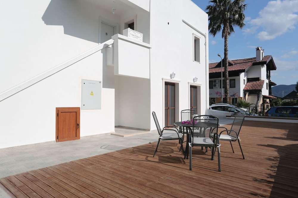 Акьяка: Alp Suites Limon