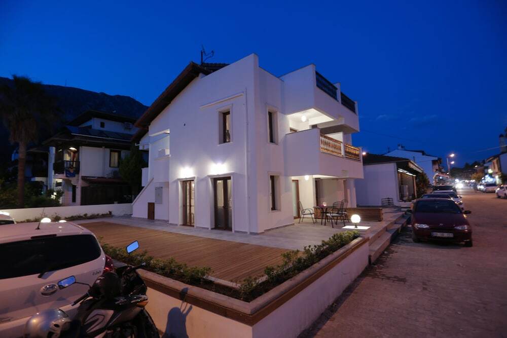 Акьяка: Alp Suites Limon