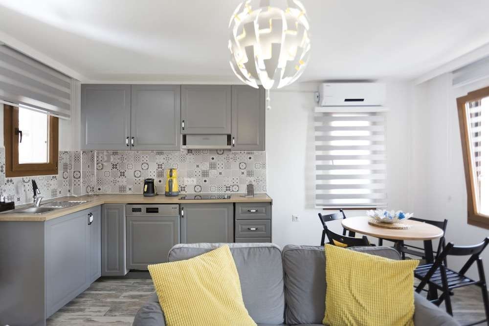 Акьяка: Alp Suites Limon