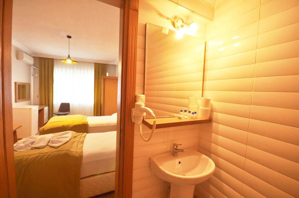 Эдремит: Otel Bilgicler