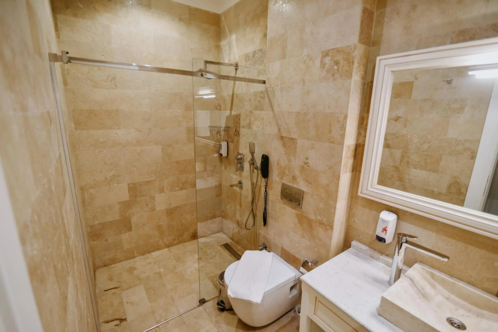 Арсин: Royal Comfort Hotel