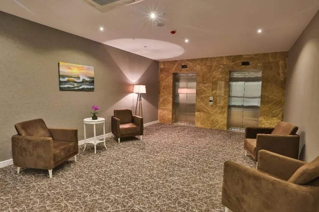 Арсин: Royal Comfort Hotel