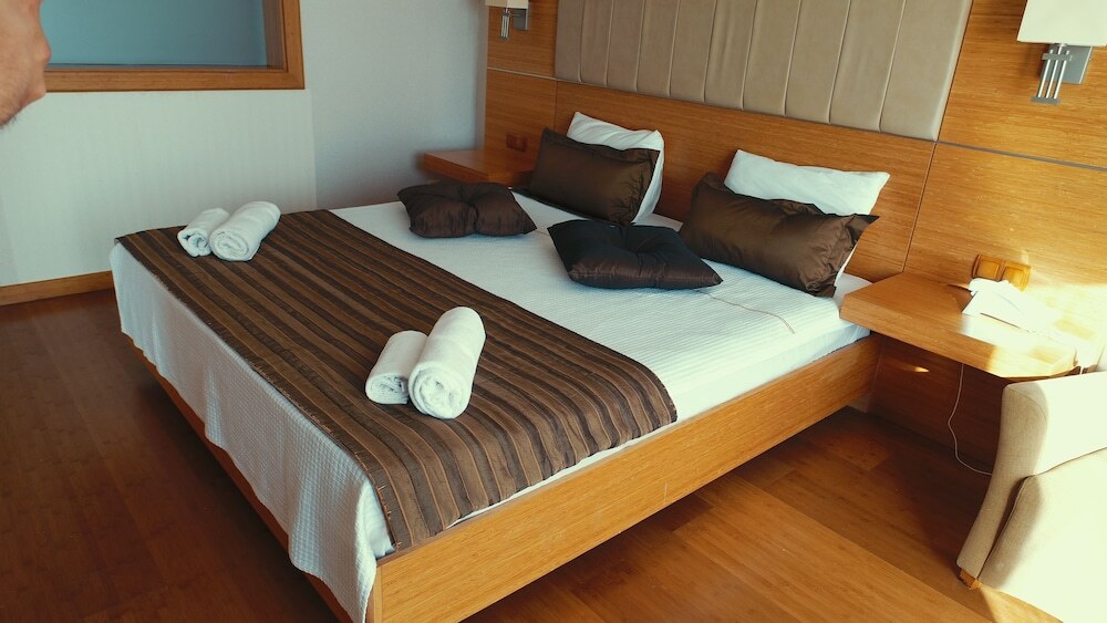 Roxx Suite Deluxe & Spa Hotel — фото 2