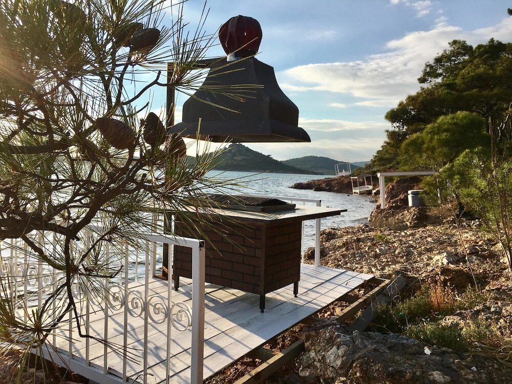 Айвалык: Pusula Otel