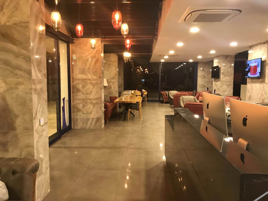 Урла: Ferush Otel