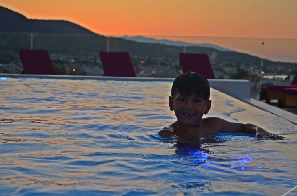Урла: Ferush Otel
